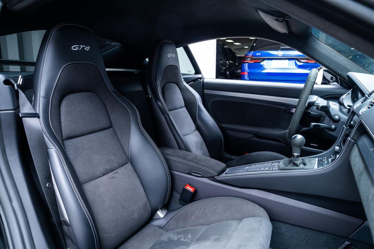 2022 Porsche 718 Cayman GT4 6 Spd Manual Adaptive Sport Seats (18-Way) Portland OR