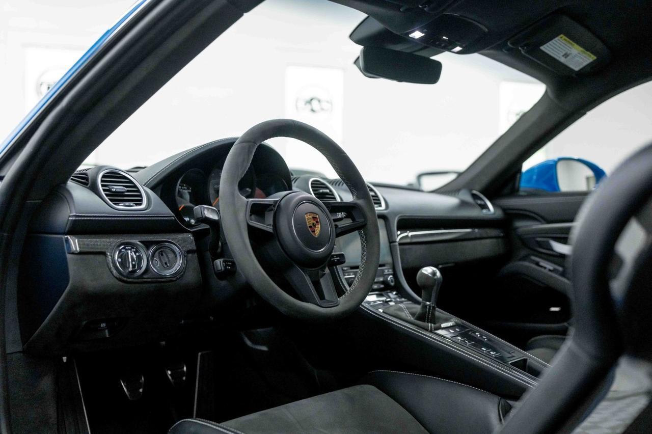 2022 Porsche 718 Cayman GT4