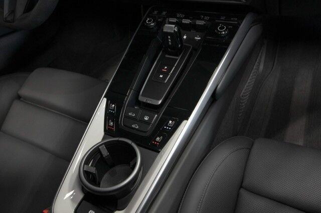 2022 Porsche 911 Carrera Coupe *$35,000 IN FACTORY OPTIONS* *BIG OPTION LIST* *7500 MILES* San Diego CA