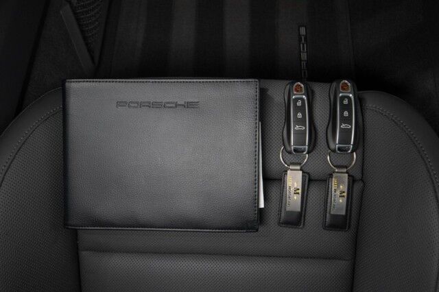 2022 Porsche 911 Carrera Coupe *$35,000 IN FACTORY OPTIONS* *BIG OPTION LIST* *7500 MILES* San Diego CA