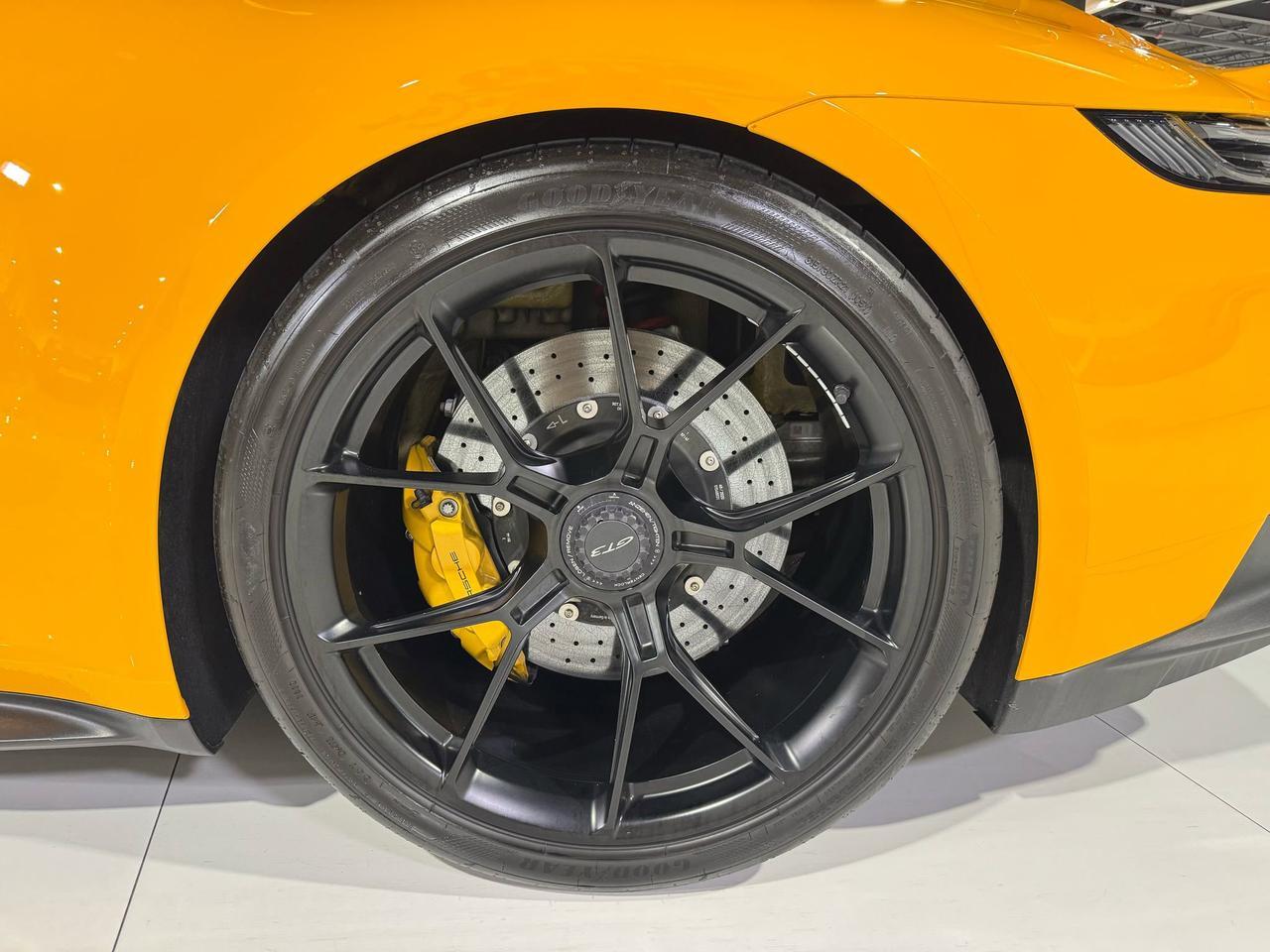 2022 Porsche 911 GT3 Signal Yellow paint, PCCB, interior carbon, extended leather, carbon buckets AND MUCH MORE!!! Fort Lauderdale FL