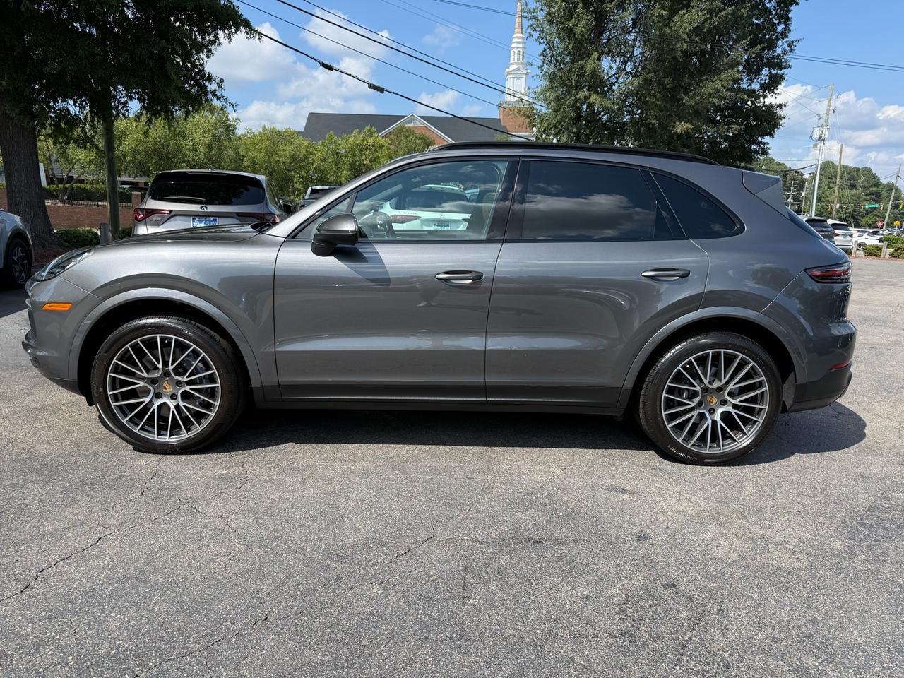 2022 Porsche Cayenne Base