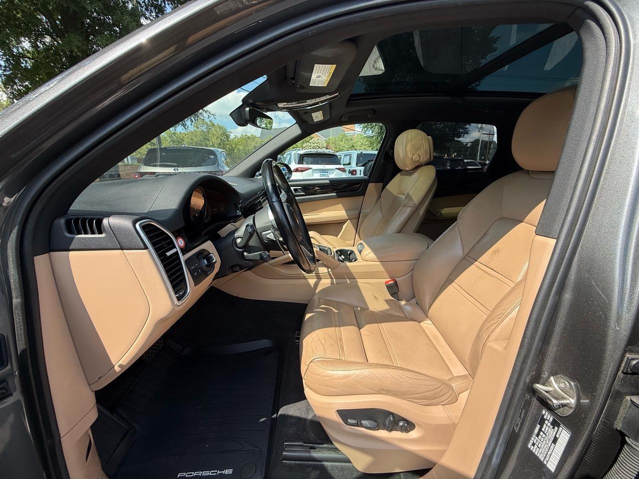 2022 Porsche Cayenne Base