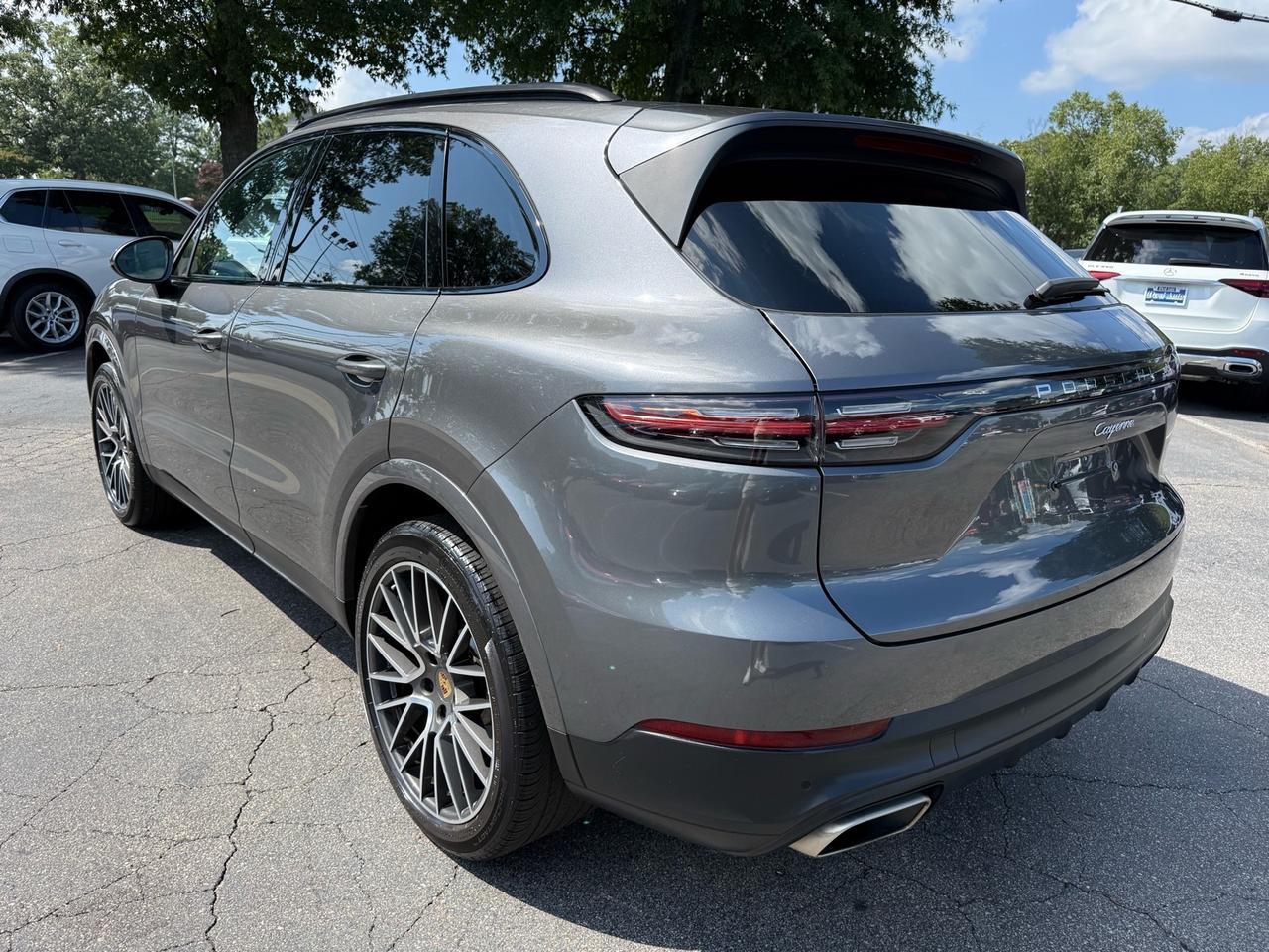 2022 Porsche Cayenne Base