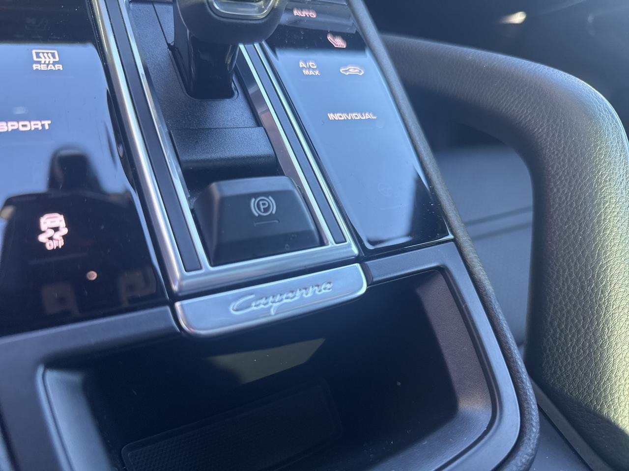 2022 Porsche Cayenne Base Bend OR