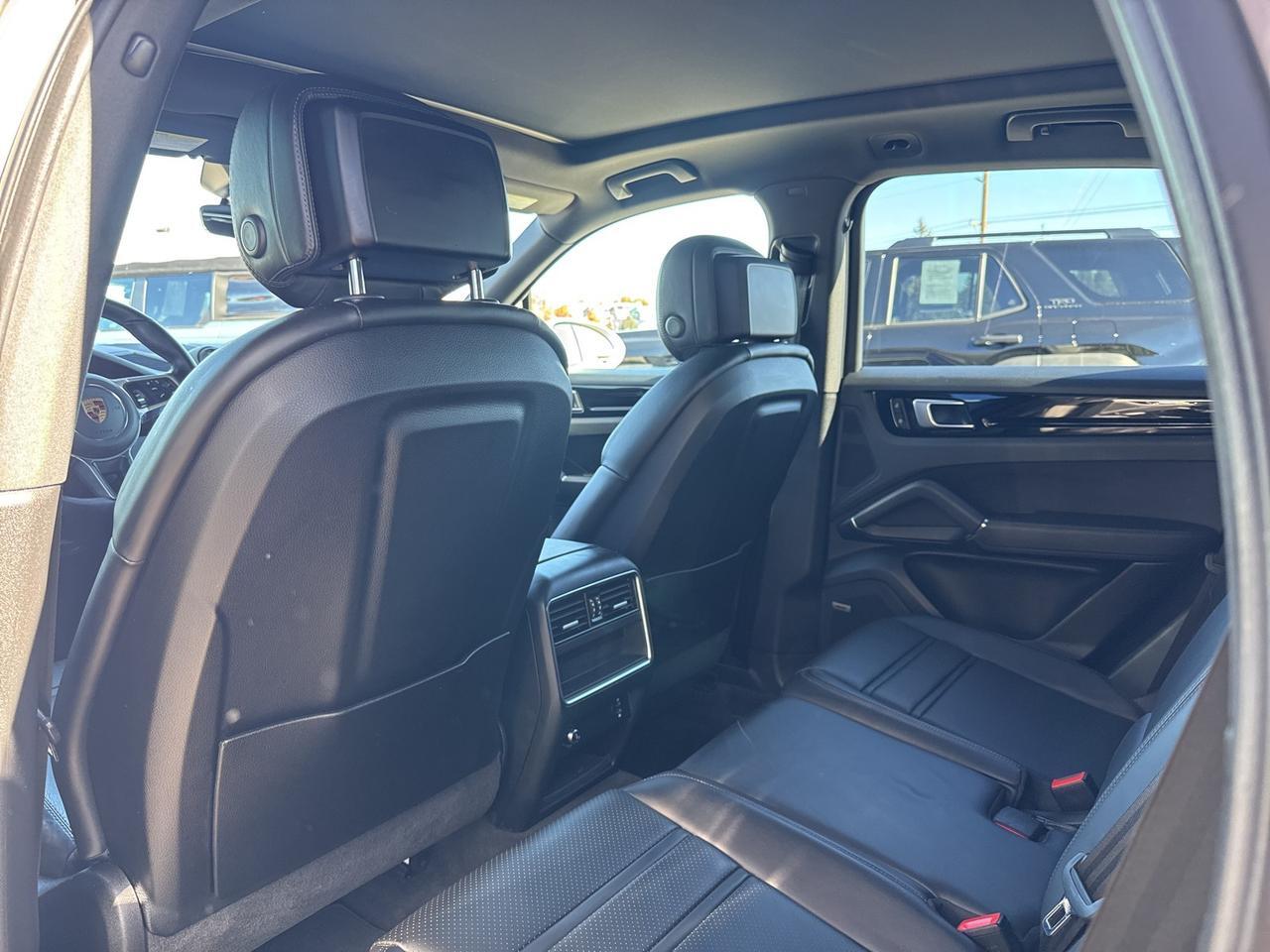 2022 Porsche Cayenne Base Bend OR