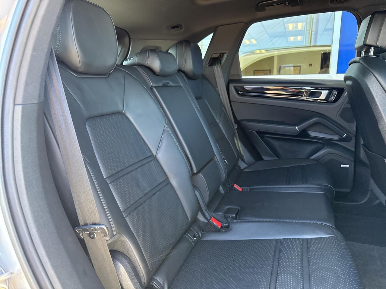 2022 Porsche Cayenne Base Bend OR
