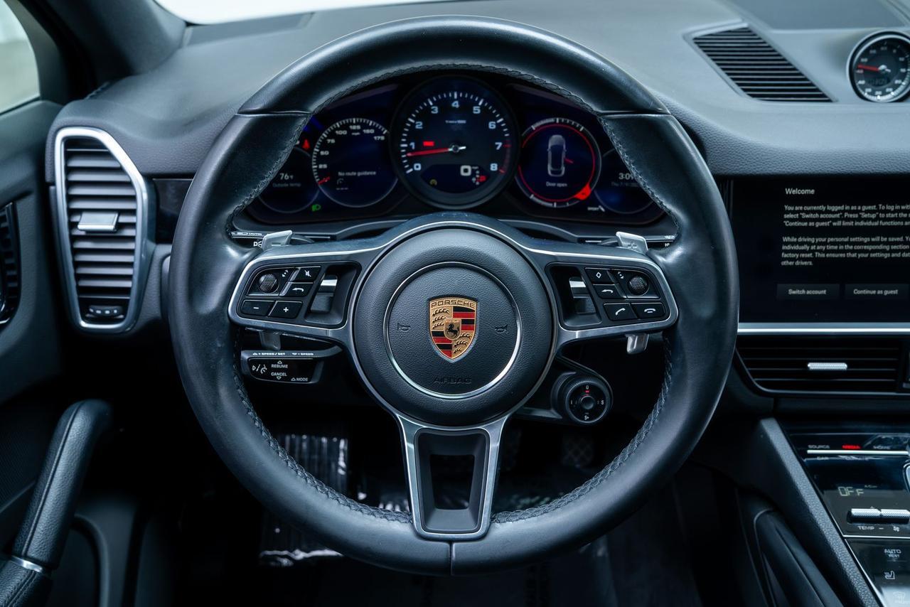2022 Porsche Cayenne Coupe Premium Package / Comfort Access Portland OR