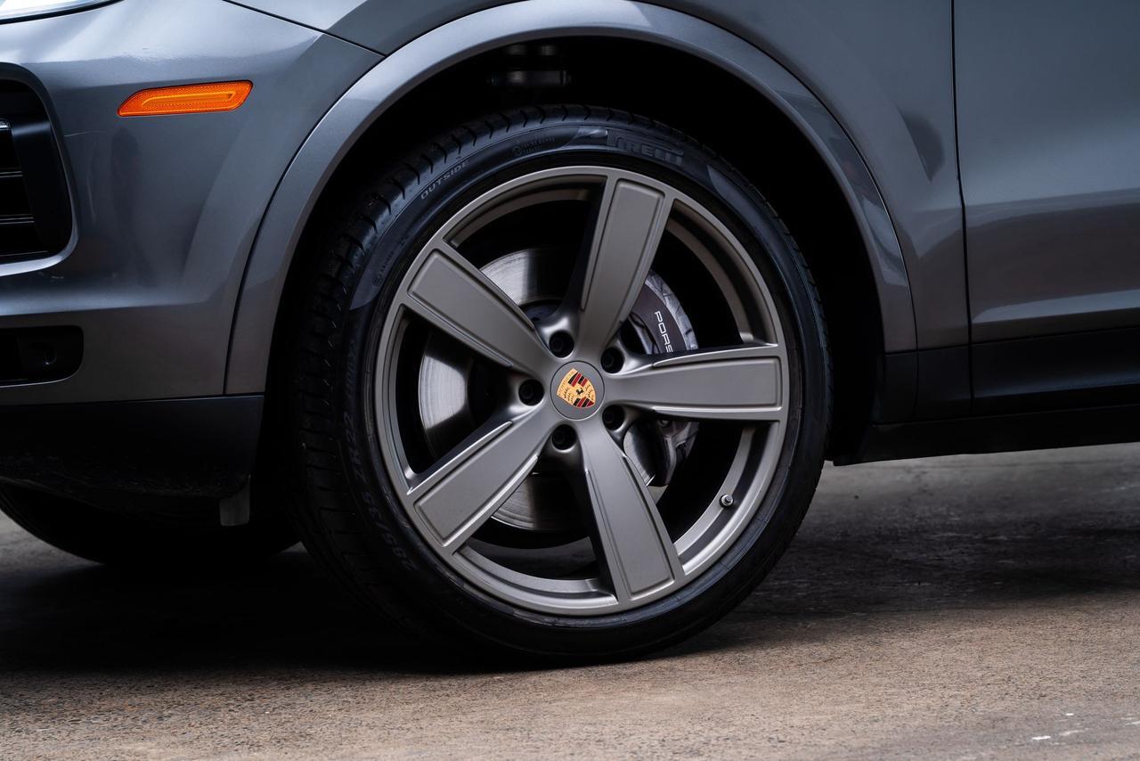 2022 Porsche Cayenne Coupe Premium Package / Comfort Access Portland OR