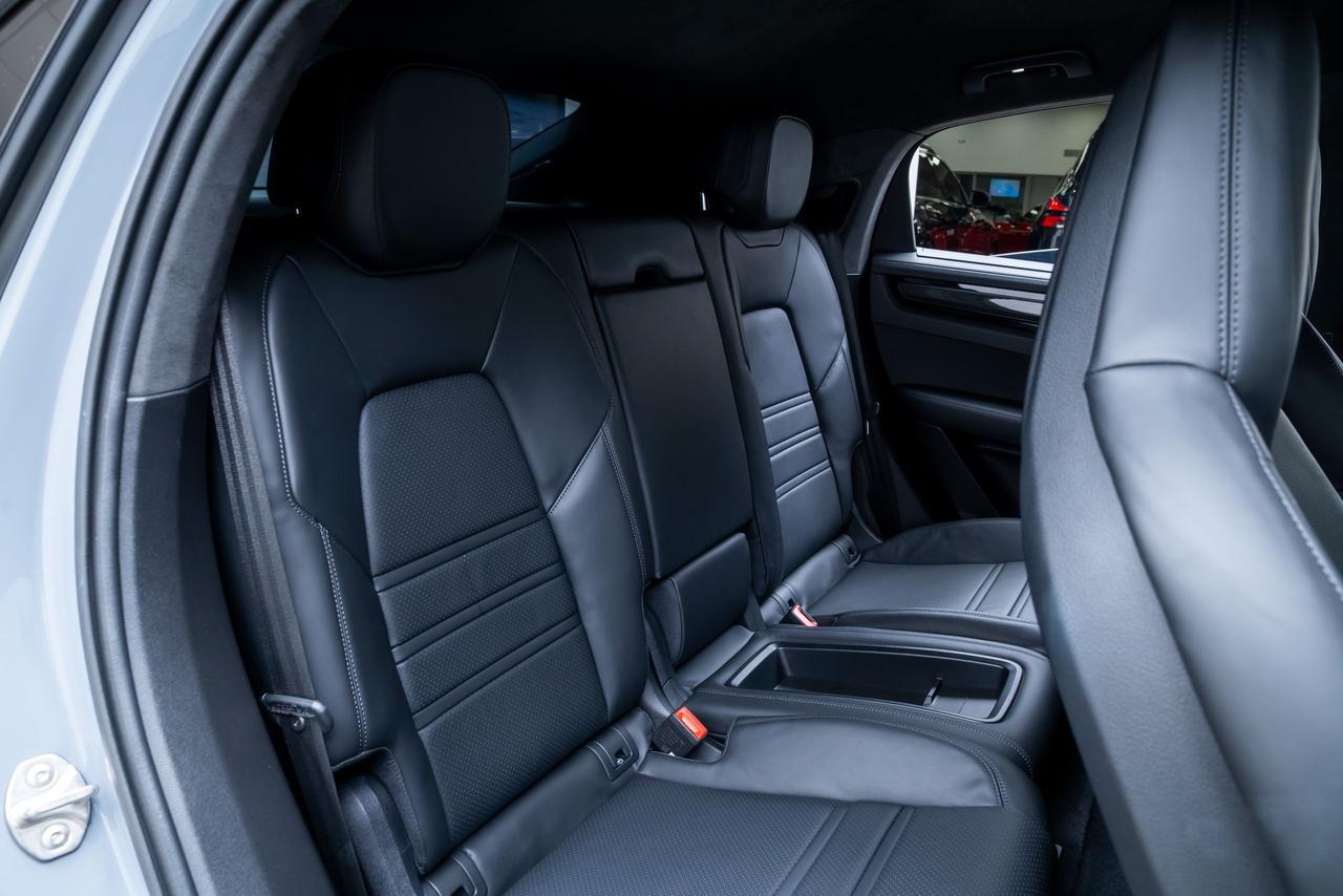 2022 Porsche Cayenne Coupe Turbo GT Night Vision Assist PCCB Burmester 3D Portland OR