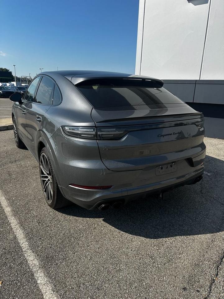 2022 Porsche Cayenne Turbo Coupe photo 3