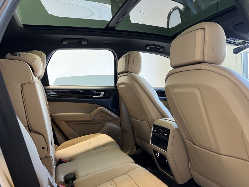 2022 Porsche Cayenne E-Hybrid Base Indianapolis IN