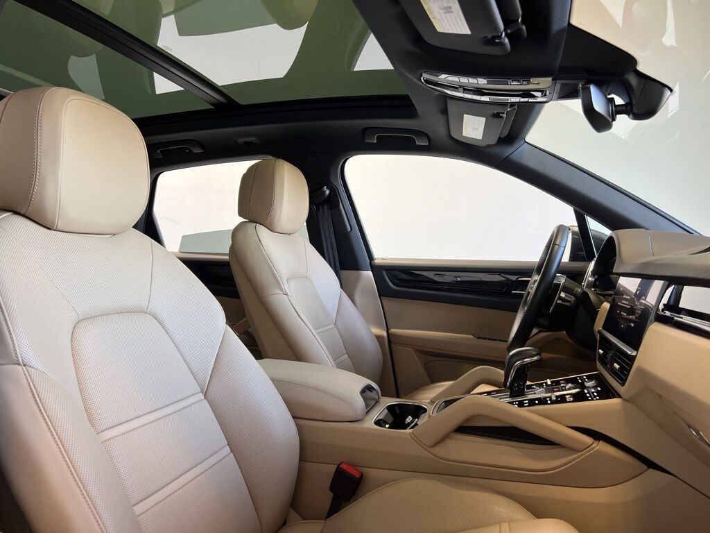 2022 Porsche Cayenne E-Hybrid Base Indianapolis IN