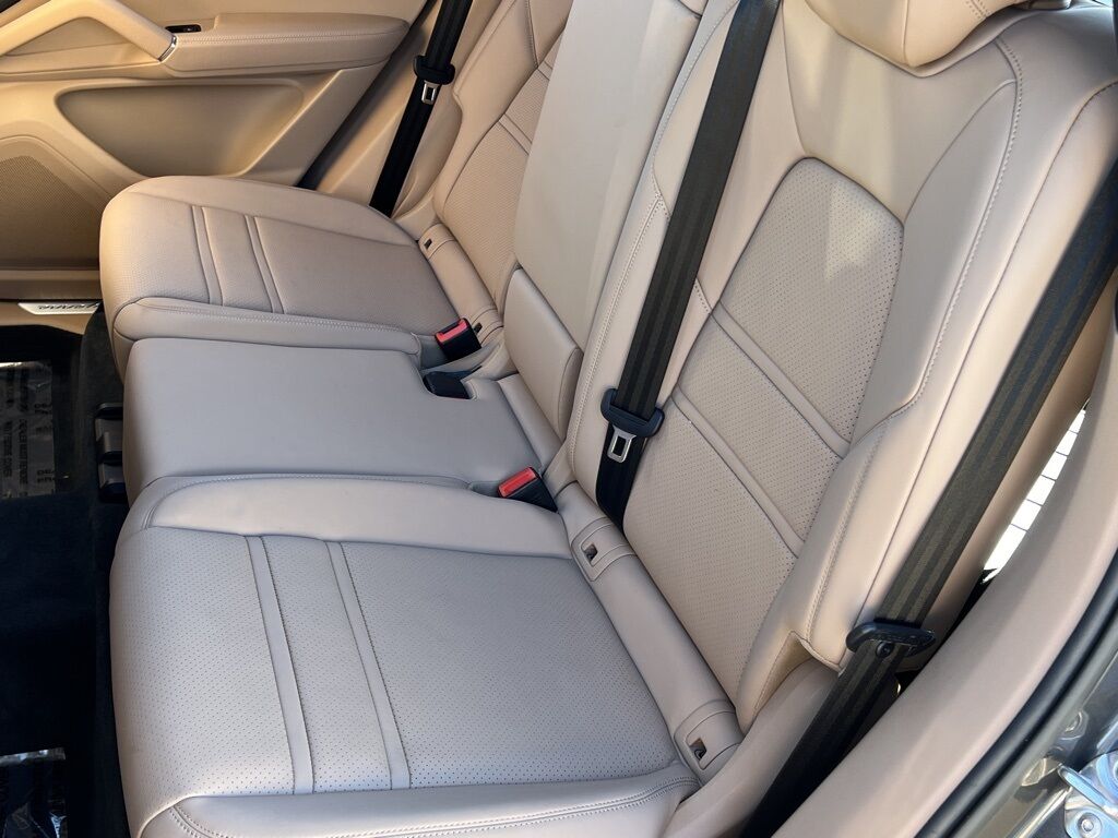 2022 Porsche Cayenne E-Hybrid Base Indianapolis IN