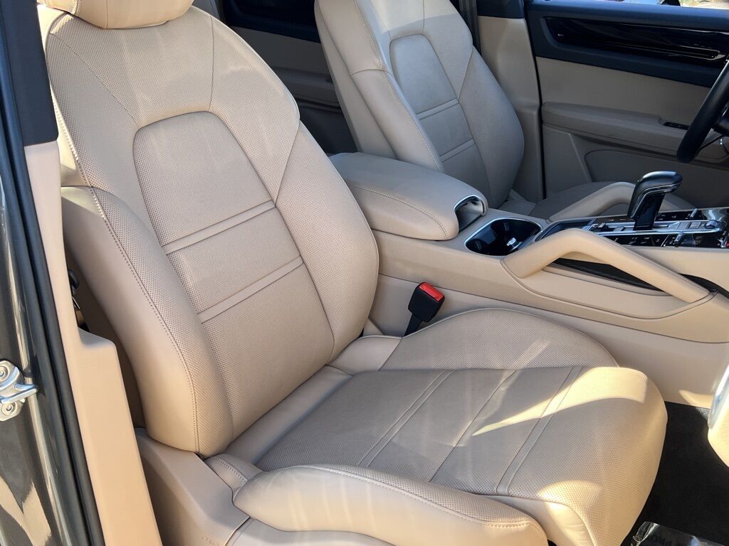 2022 Porsche Cayenne E-Hybrid Base Indianapolis IN