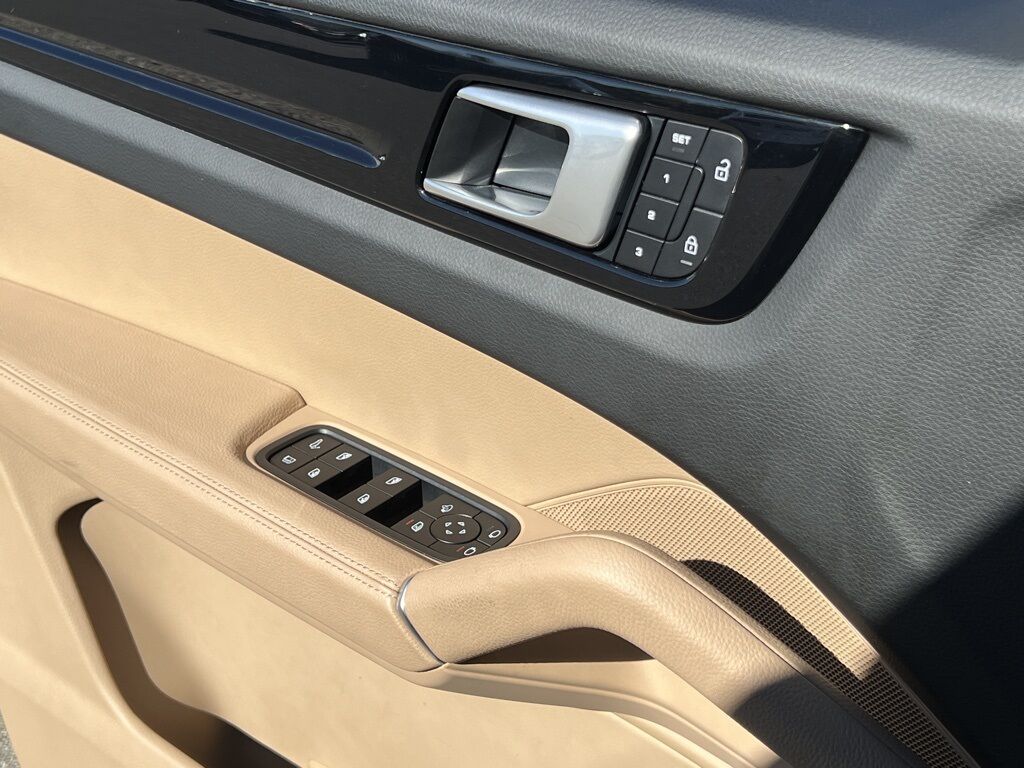 2022 Porsche Cayenne E-Hybrid Base Indianapolis IN