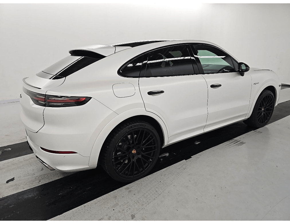 2022 Porsche Cayenne E-Hybrid Coupe Sportdesign Package Rear Seat Entertainment Portland OR