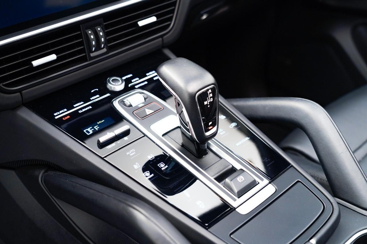 2022 Porsche Cayenne E-Hybrid Pompano Beach FL