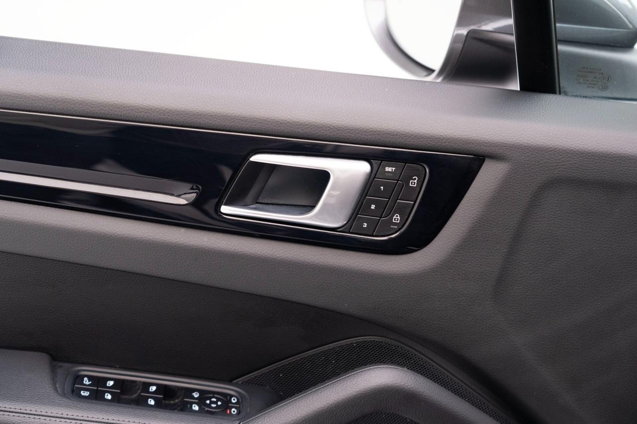 2022 Porsche Cayenne E-Hybrid Pompano Beach FL
