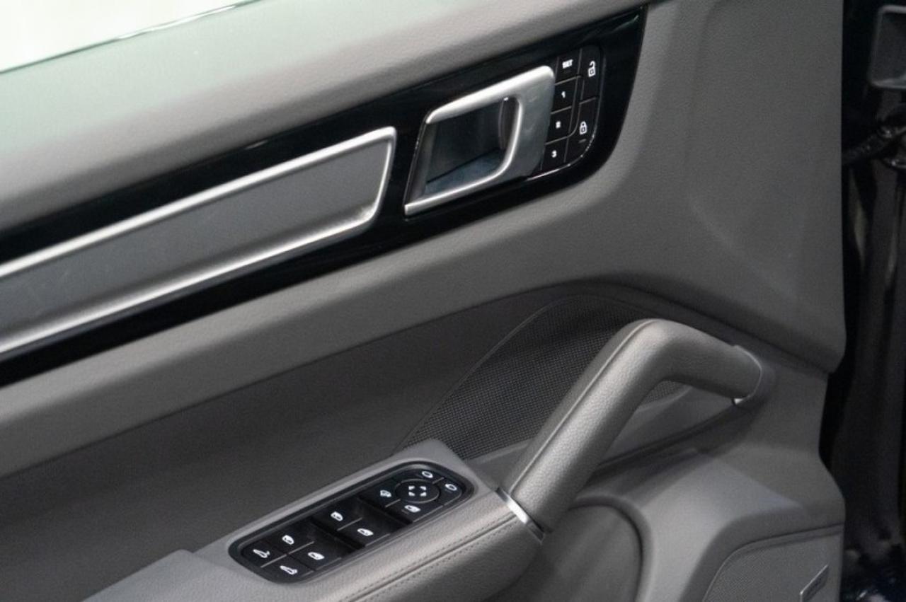 2022 Porsche Cayenne Platinum Edition Eastchester NY