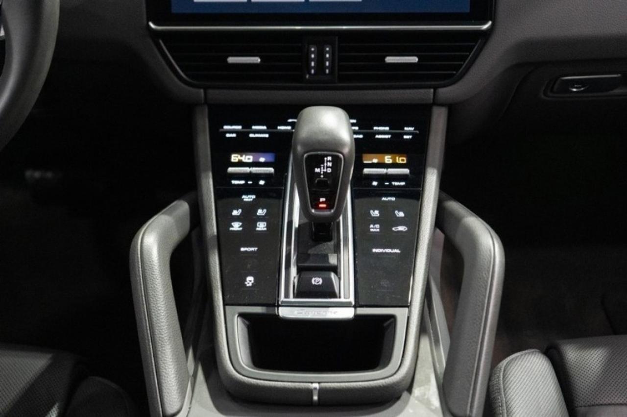2022 Porsche Cayenne Platinum Edition Eastchester NY