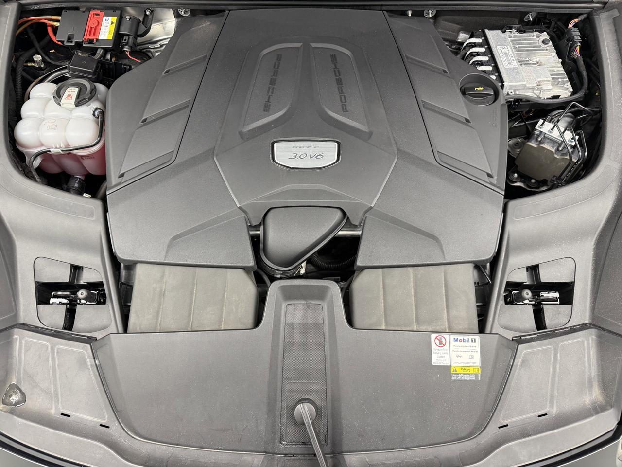 2022 Porsche Cayenne Platinum Edition Newark DE