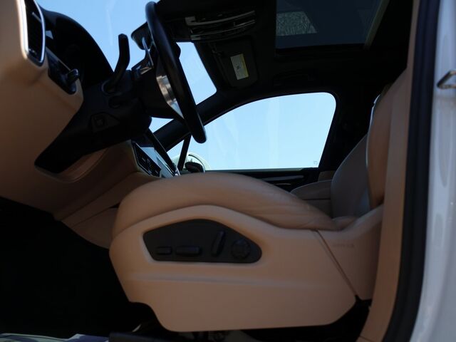 2022 Porsche Cayenne S Oshkosh WI