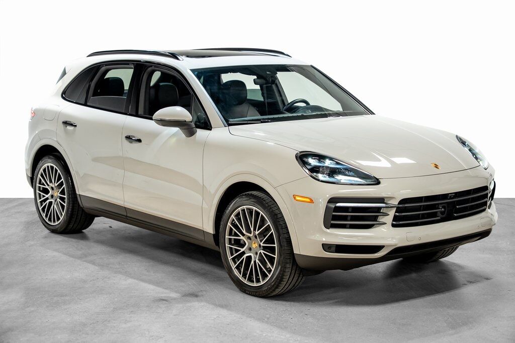 2022 Porsche Cayenne S Platinum Edition photo 2