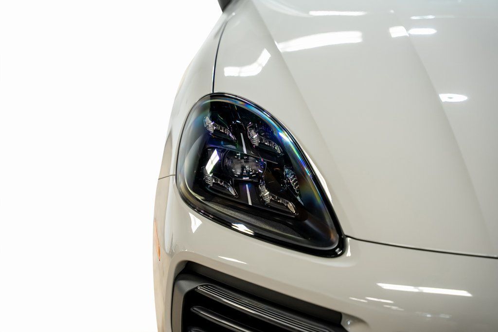 2022 Porsche Cayenne S Platinum Edition