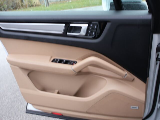 2022 Porsche Cayenne S Platinum Edition Oshkosh WI