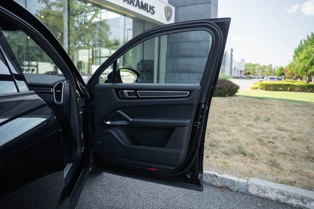 2022 Porsche Cayenne Turbo Paramus NJ