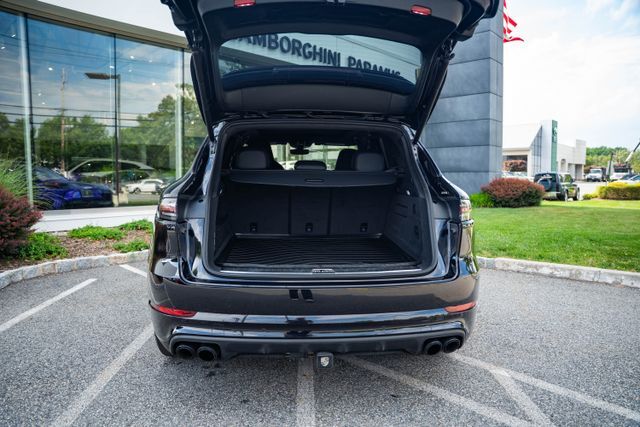 2022 Porsche Cayenne Turbo Paramus NJ