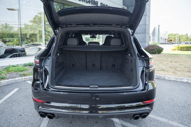 2022 Porsche Cayenne Turbo Paramus NJ