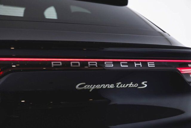 2022 Porsche Cayenne Turbo S E-Hybrid Bellevue WA