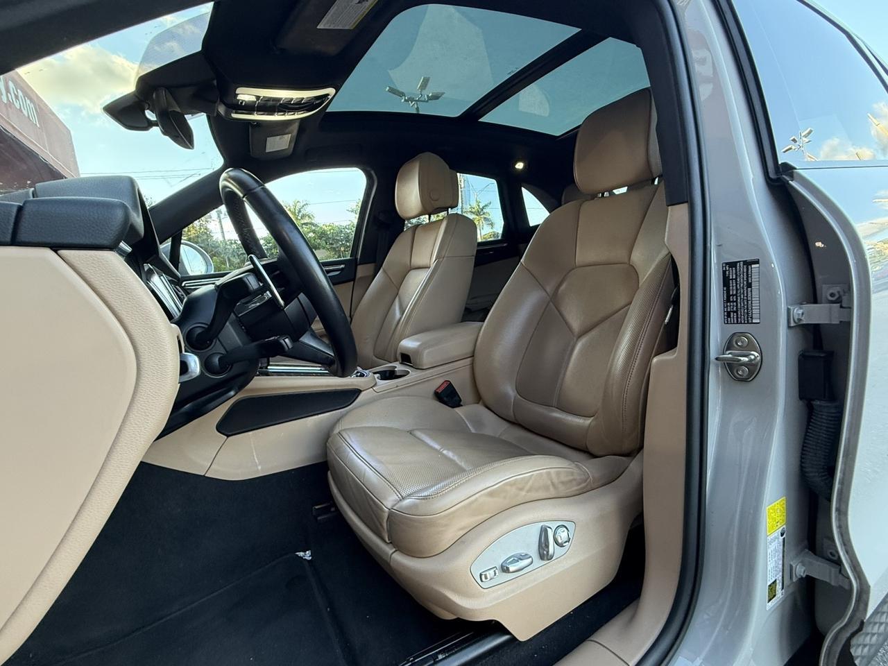 2022 Porsche Macan Hollywood FL