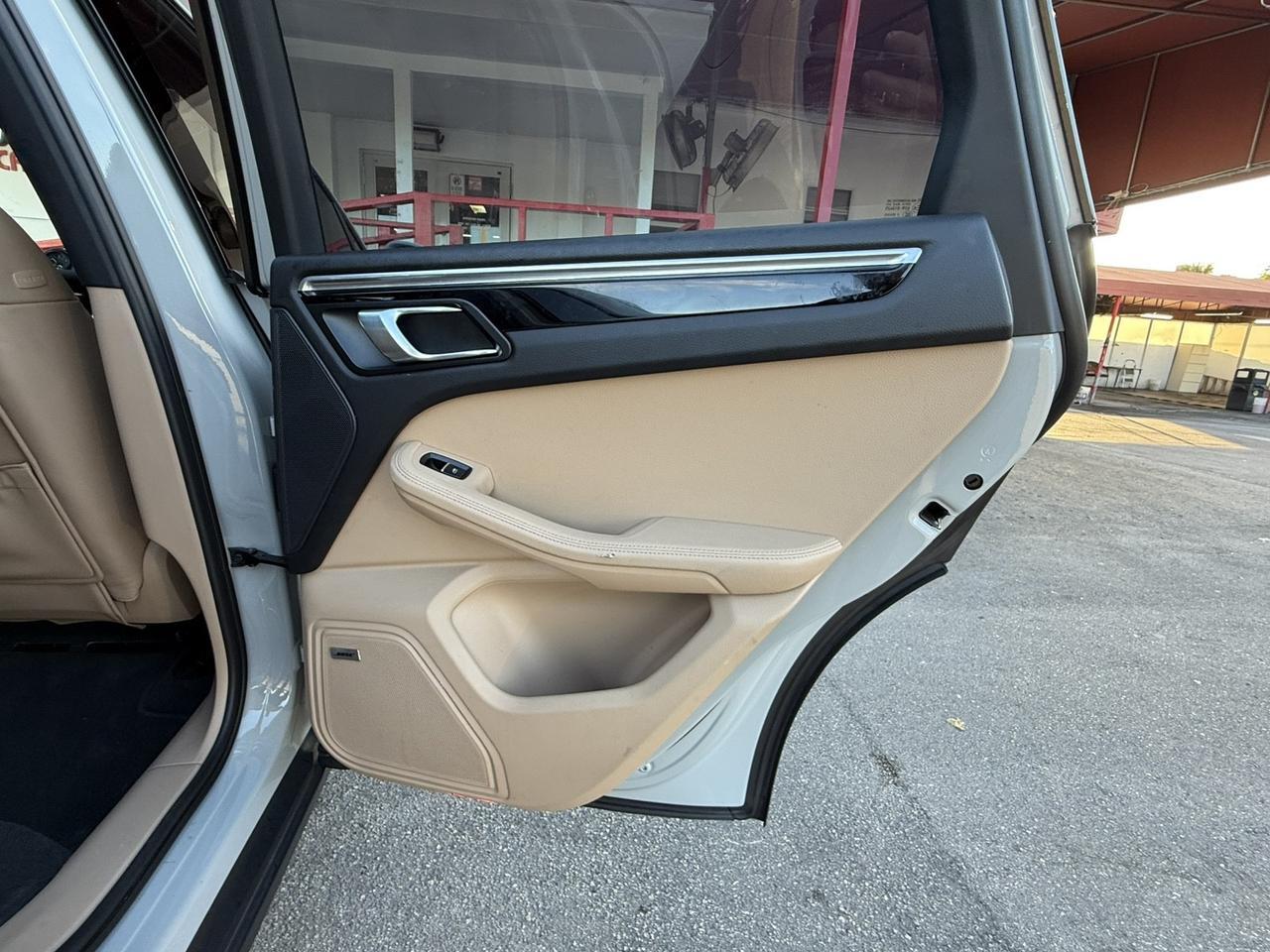 2022 Porsche Macan Hollywood FL