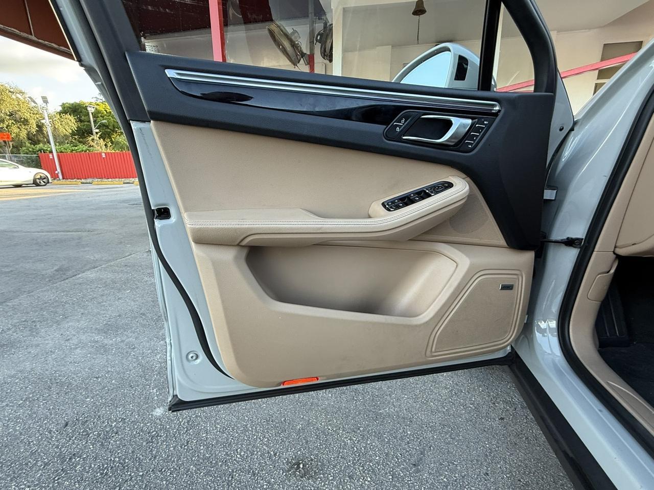 2022 Porsche Macan Hollywood FL