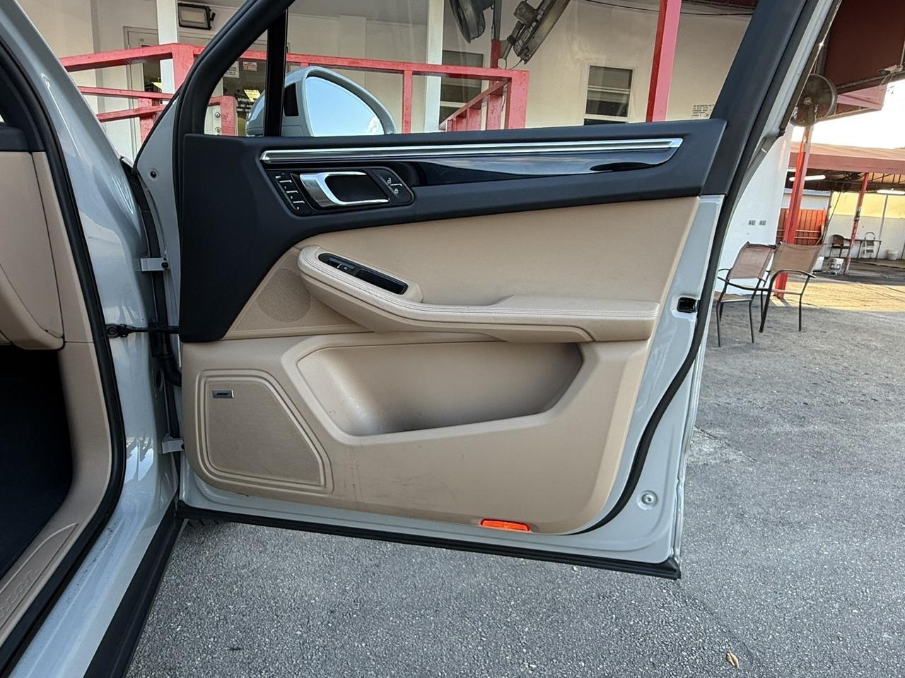 2022 Porsche Macan Hollywood FL