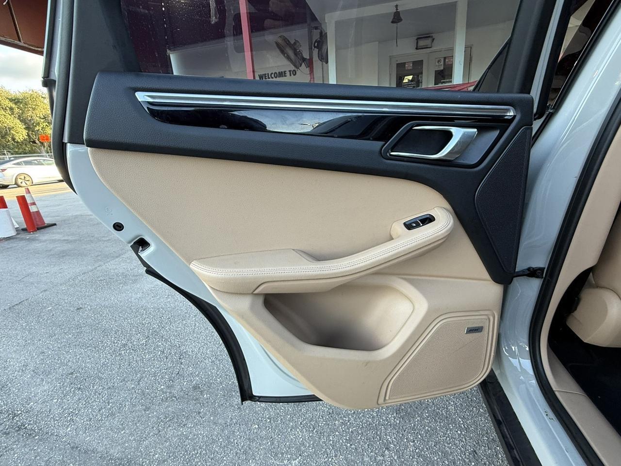 2022 Porsche Macan Hollywood FL