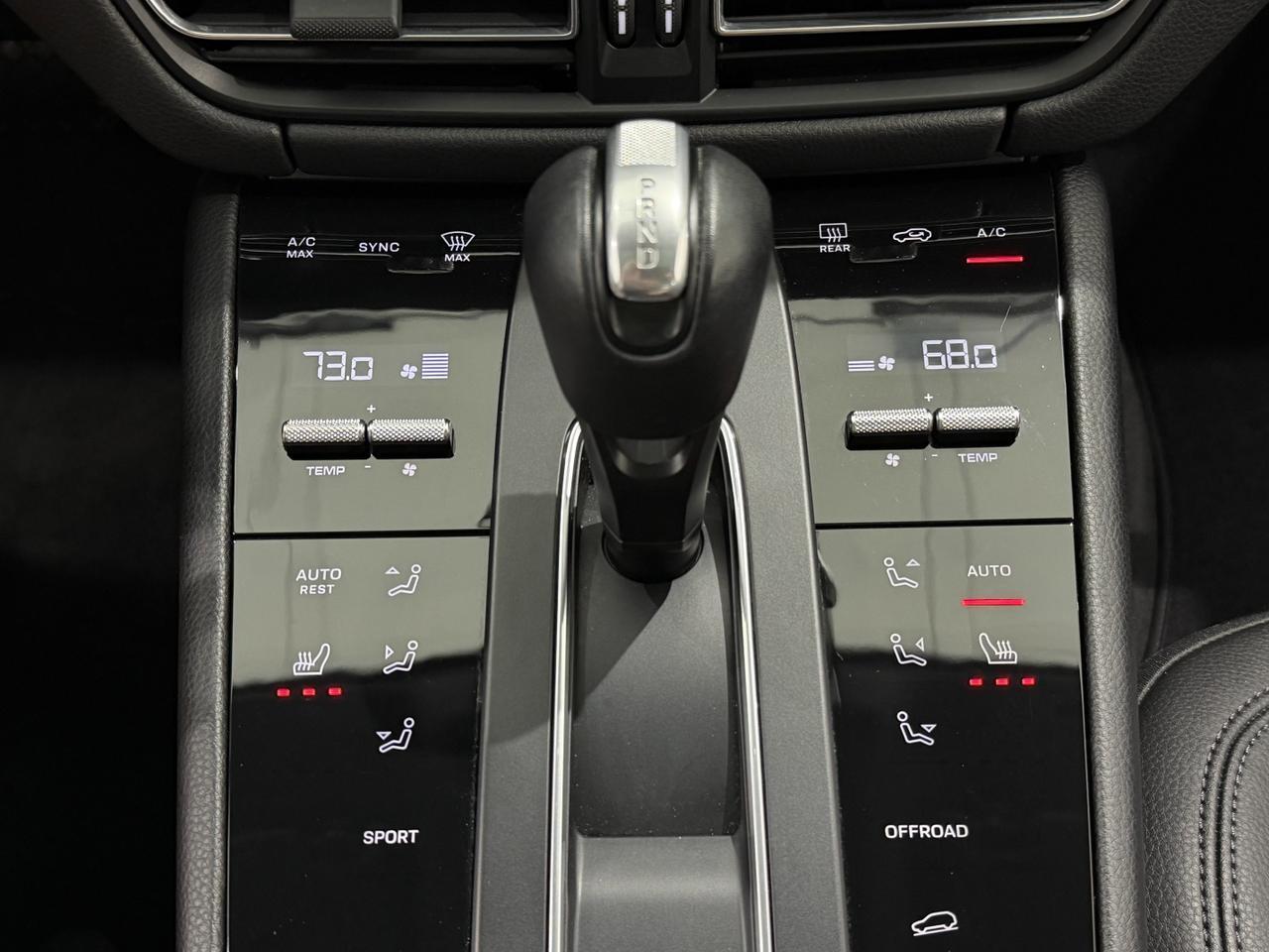 2022 Porsche Macan Newark DE