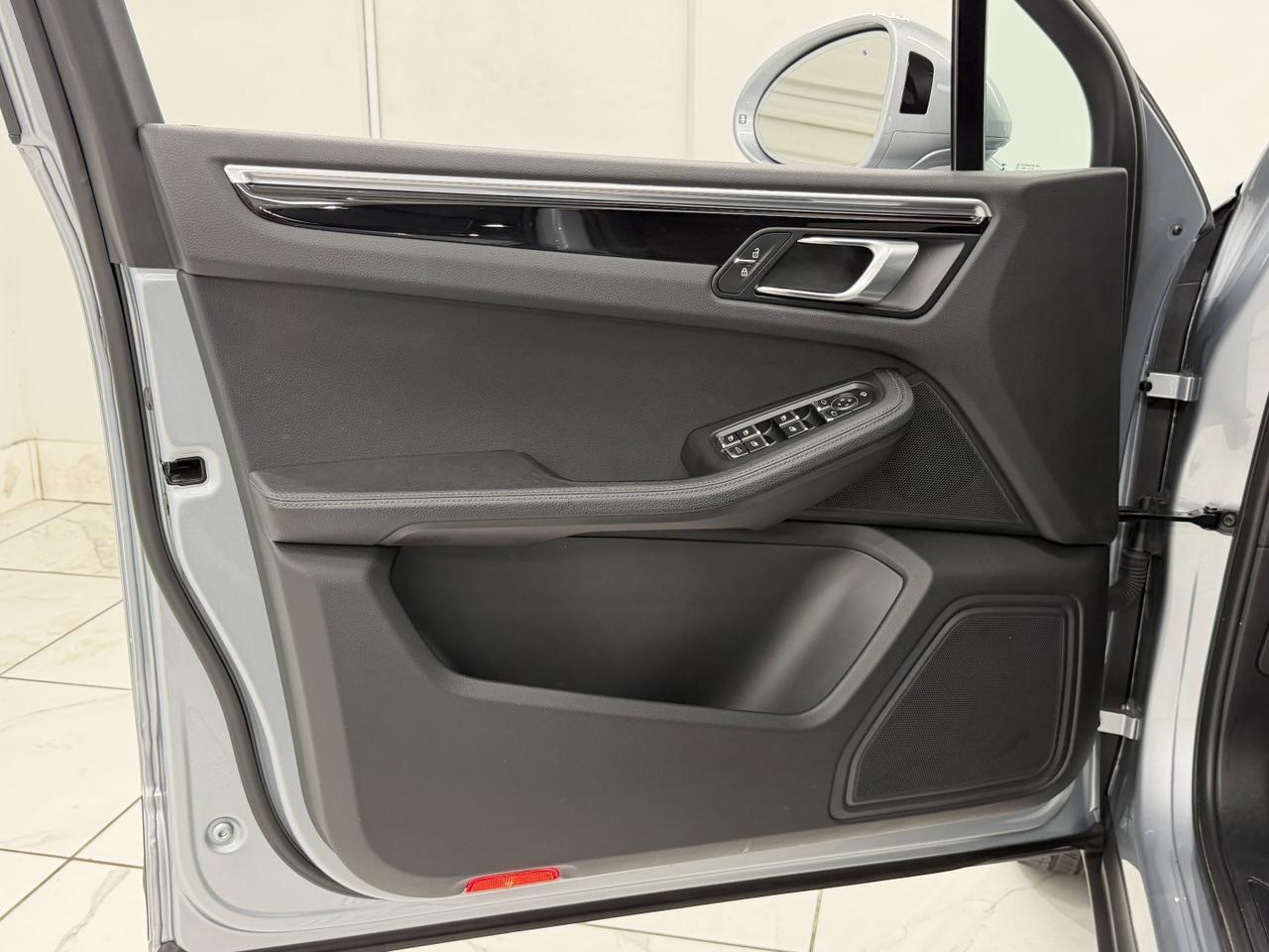 2022 Porsche Macan Newark DE