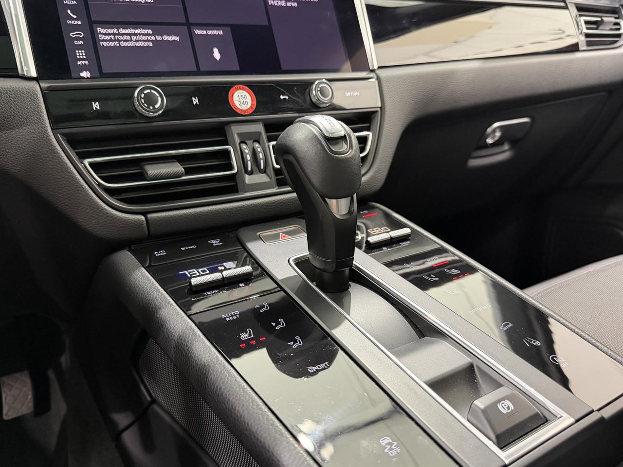 2022 Porsche Macan Newark DE