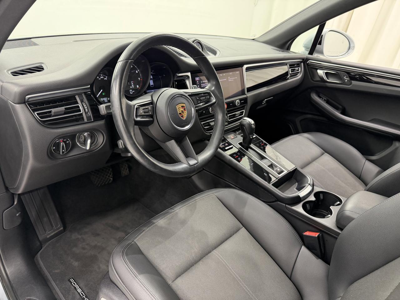 2022 Porsche Macan Newark DE