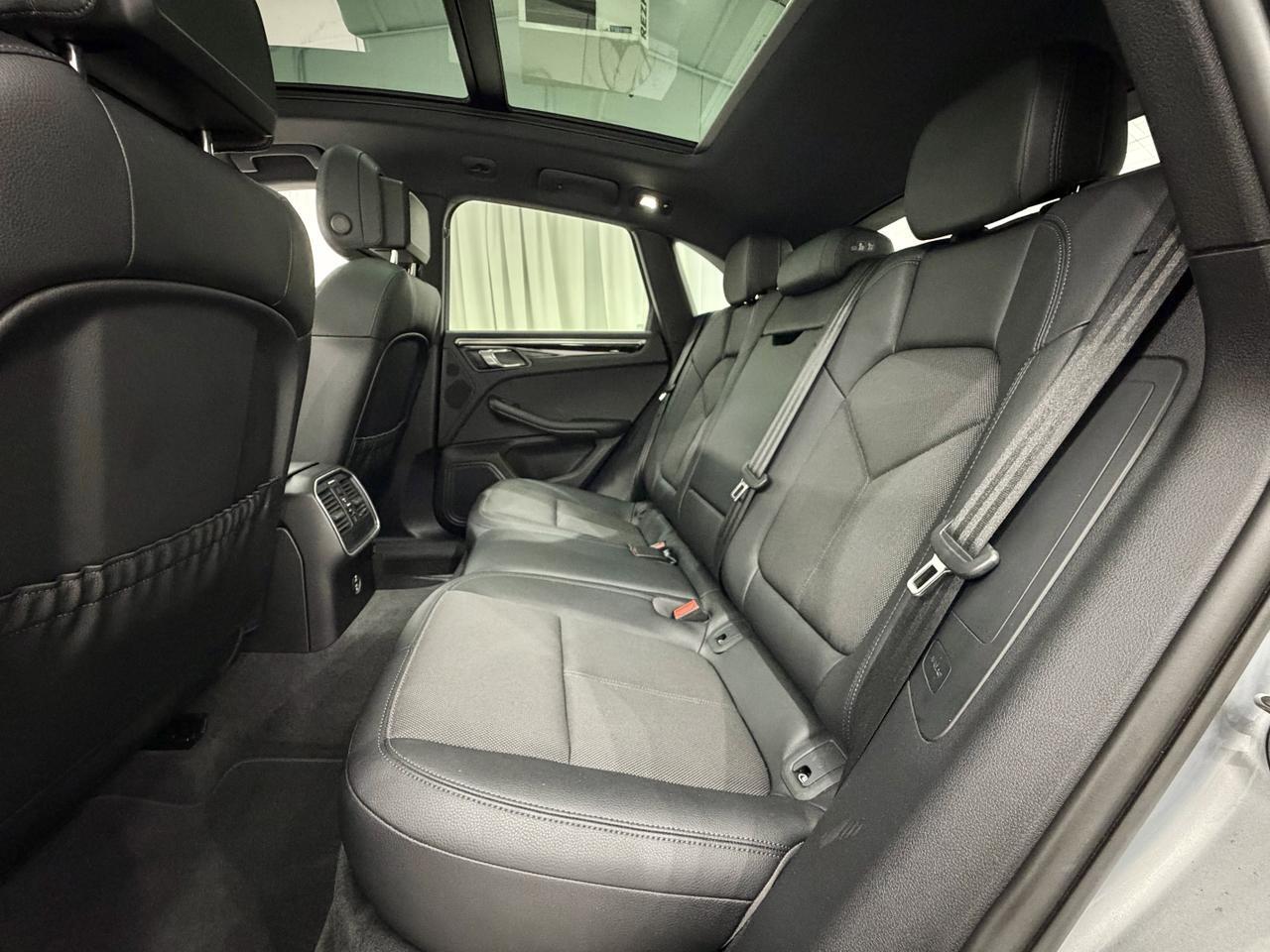 2022 Porsche Macan Newark DE