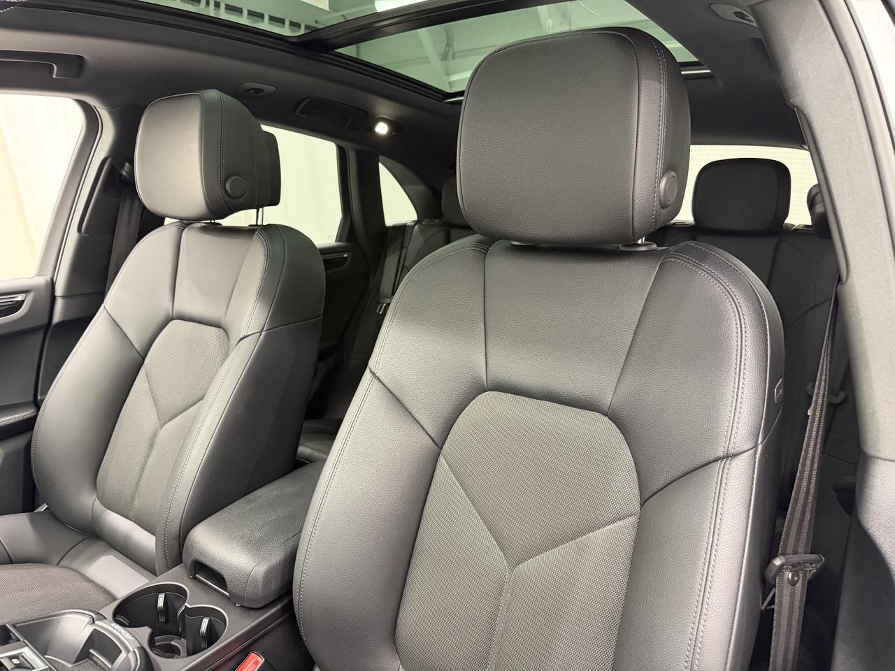 2022 Porsche Macan Newark DE