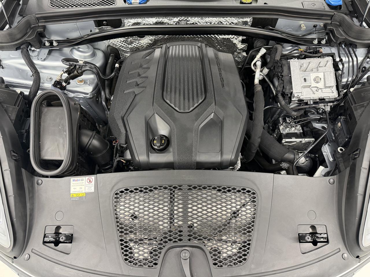 2022 Porsche Macan Newark DE