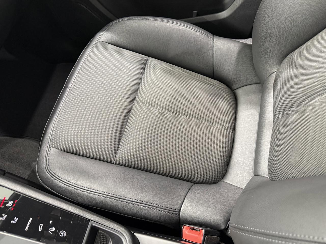 2022 Porsche Macan Newark DE