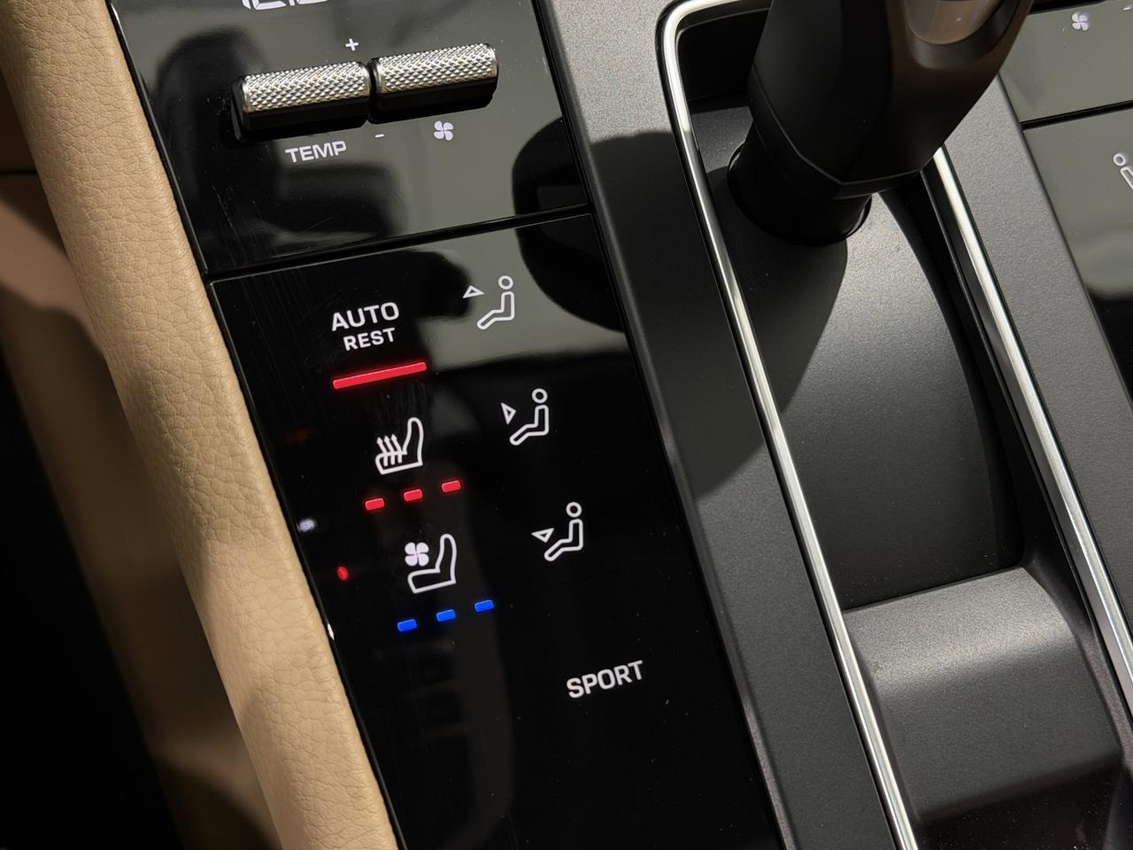 2022 Porsche Macan Newark DE