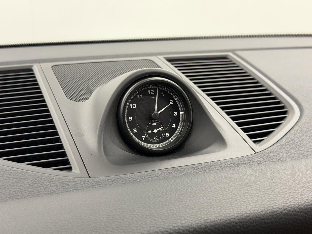 2022 Porsche Macan Newark DE