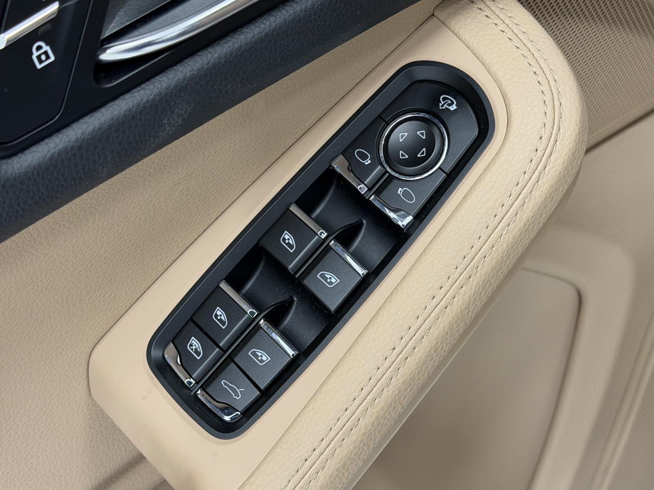 2022 Porsche Macan Newark DE